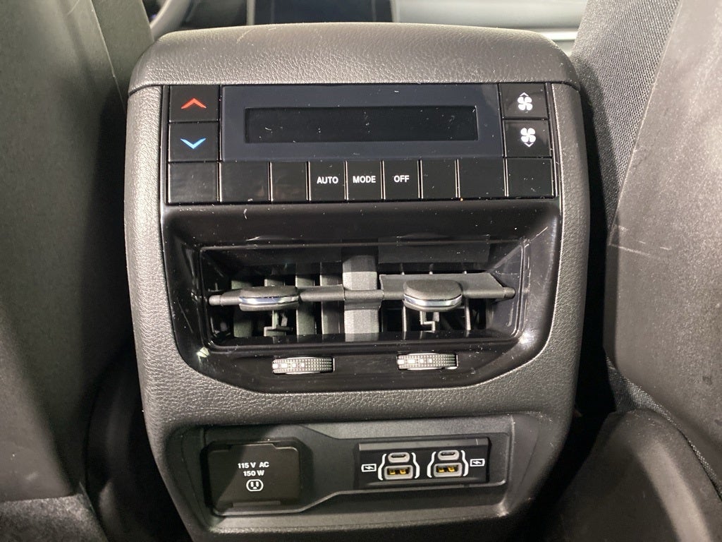 2025 Jeep Grand Cherokee L Laredo X 4x4