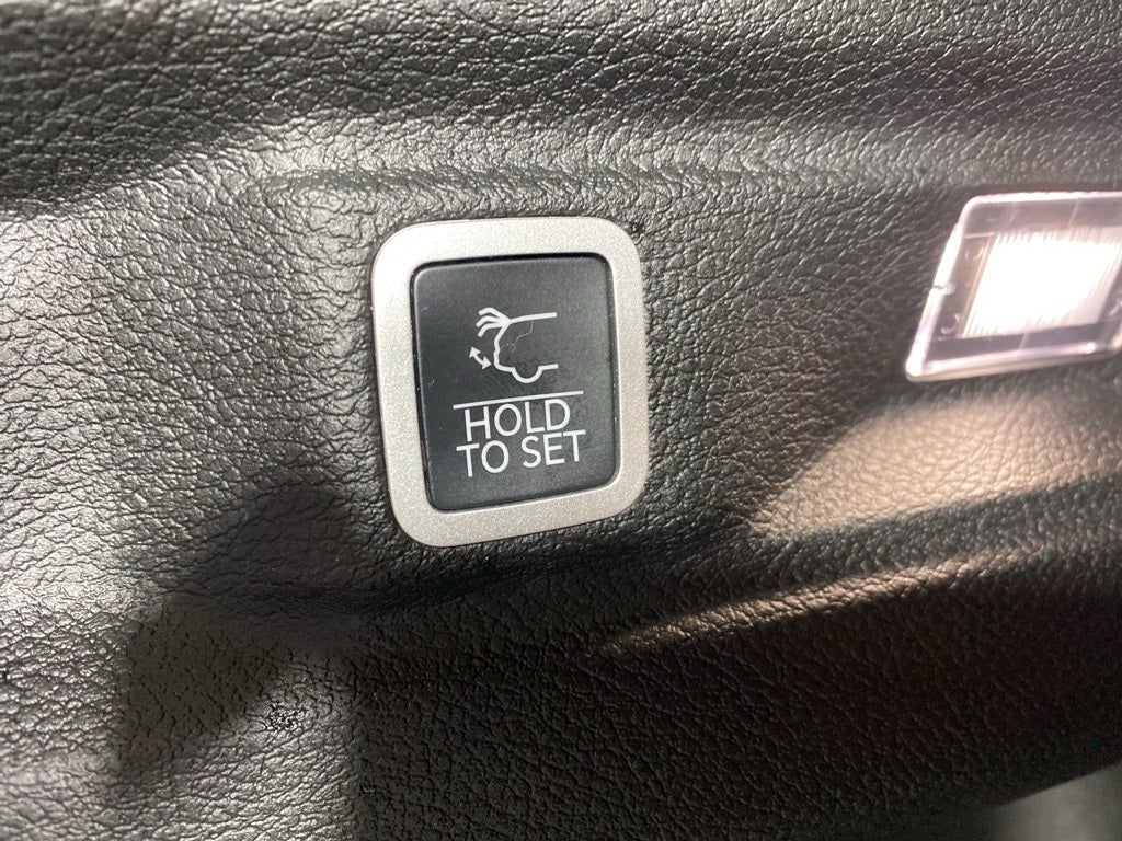 2025 Jeep Grand Cherokee L Laredo X 4x4