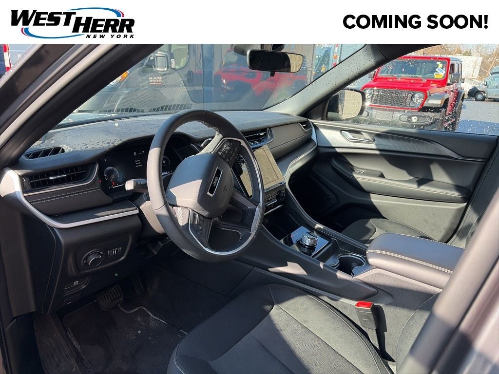 2025 Jeep Grand Cherokee L Laredo X 4x4