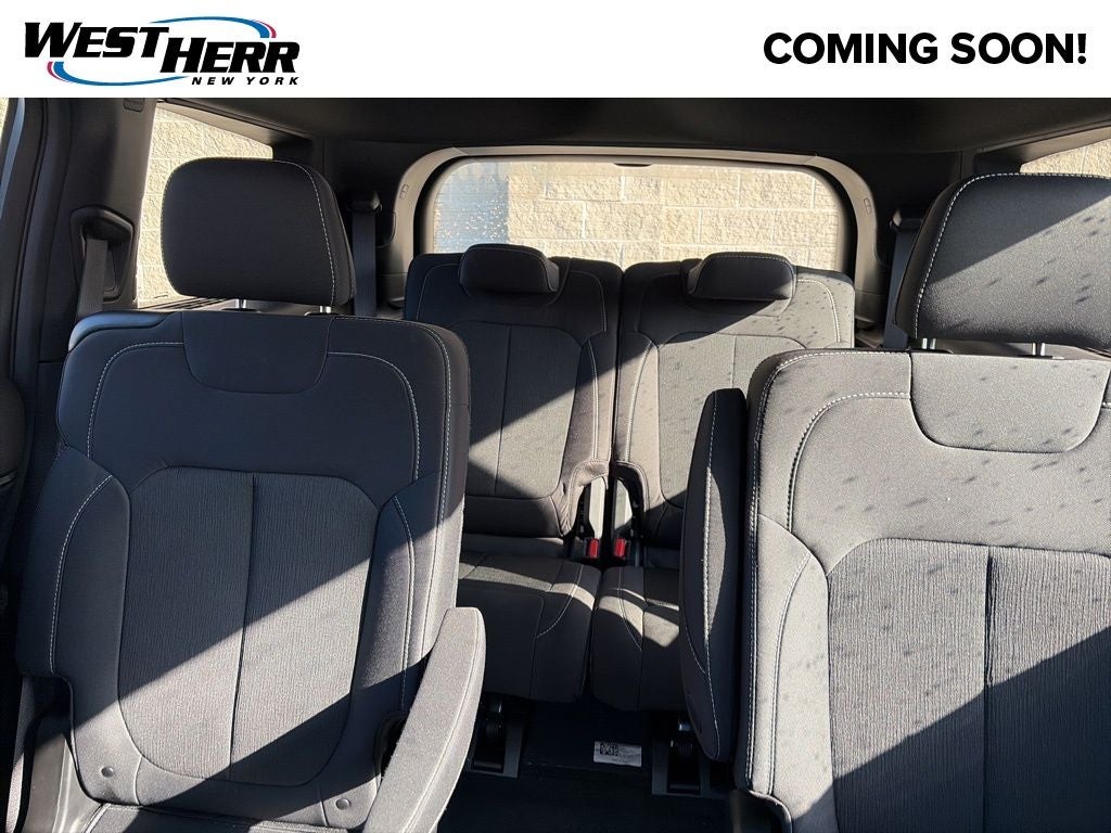 2025 Jeep Grand Cherokee L Laredo X 4x4