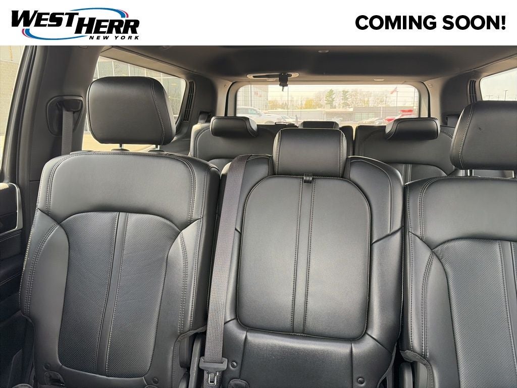 2023 Jeep Wagoneer Base