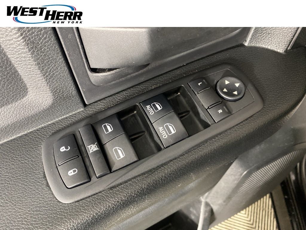 2018 RAM 1500 Express Quad Cab 4x4 6'4' Box