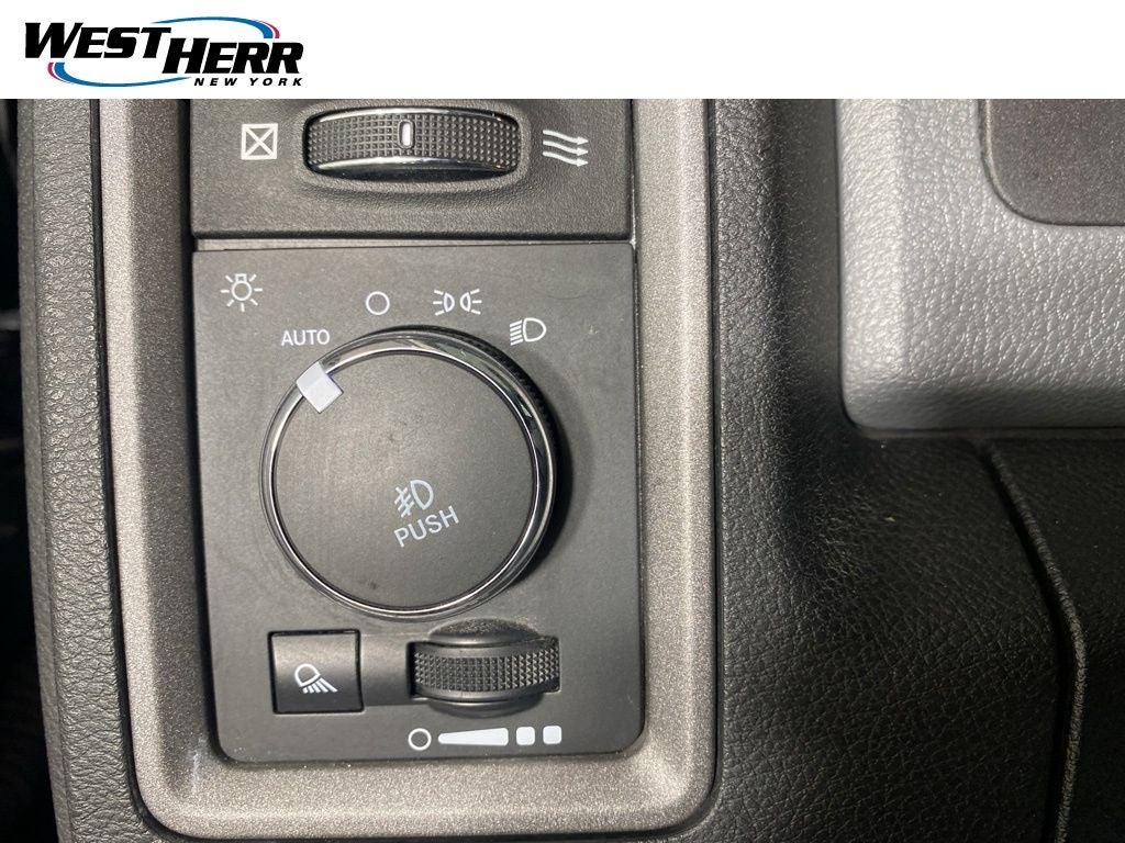 2018 RAM 1500 Express Quad Cab 4x4 6'4' Box