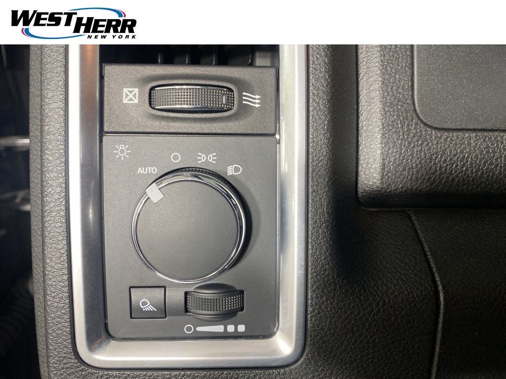 2022 RAM 1500 Classic Warlock Quad Cab 4x4 6'4' Box