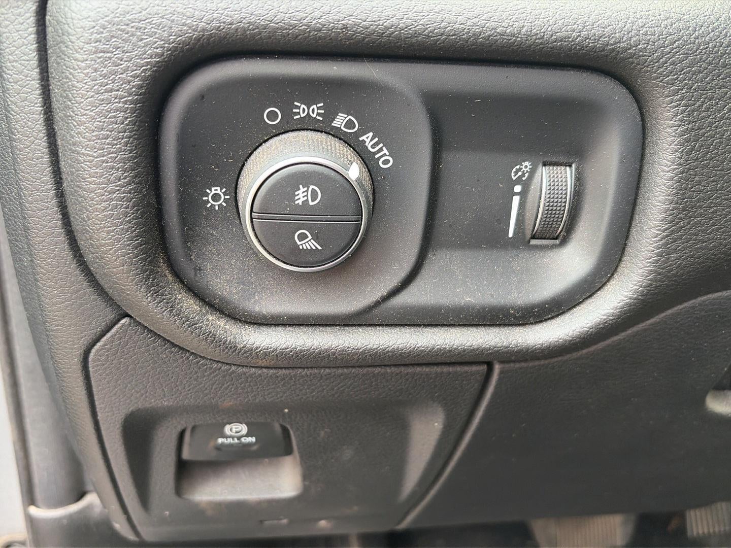 2025 RAM 1500 Tradesman Quad Cab 4x4 6'4' Box