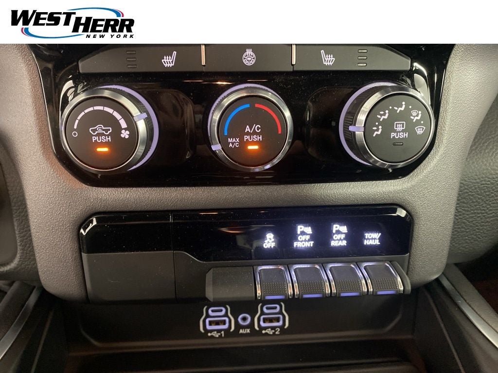2025 RAM 1500 Big Horn Crew Cab 4x4 5'7' Box