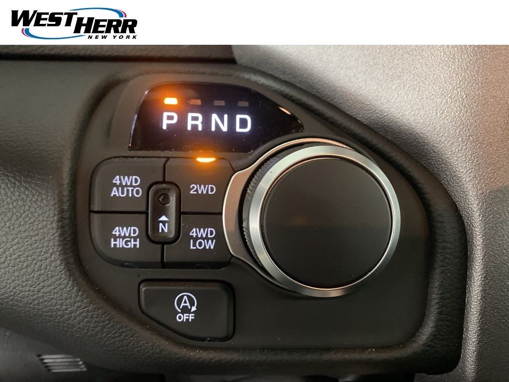 2025 RAM 1500 Big Horn Crew Cab 4x4 5'7' Box