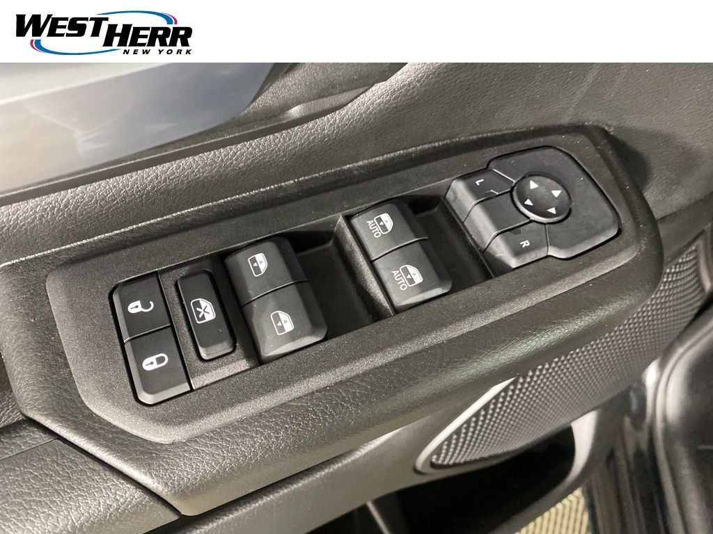 2025 RAM 1500 Tradesman Crew Cab 4x4 5'7' Box
