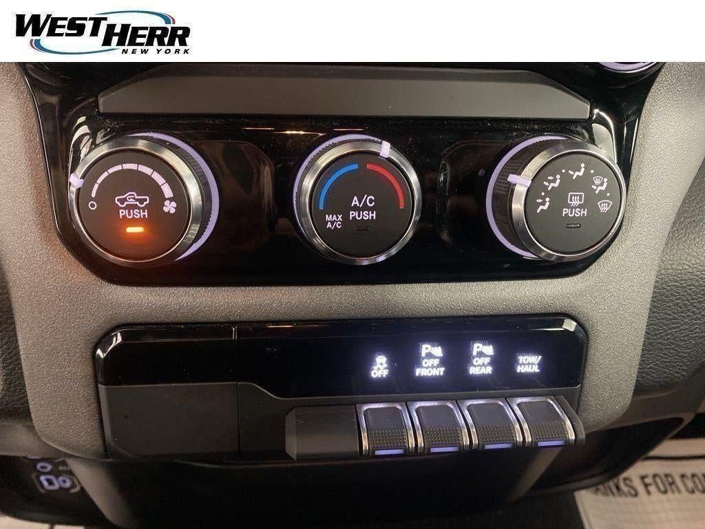 2025 RAM 1500 Tradesman Crew Cab 4x4 5'7' Box