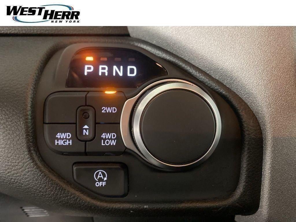 2025 RAM 1500 Tradesman Crew Cab 4x4 5'7' Box