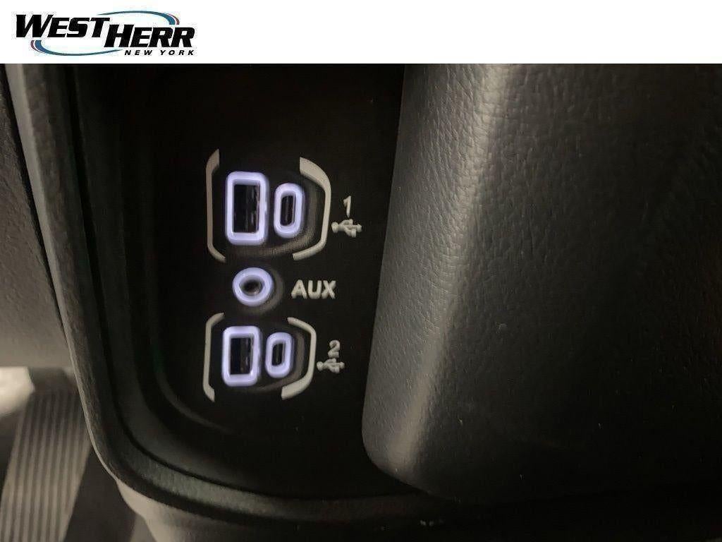 2025 RAM 1500 Tradesman Crew Cab 4x4 5'7' Box