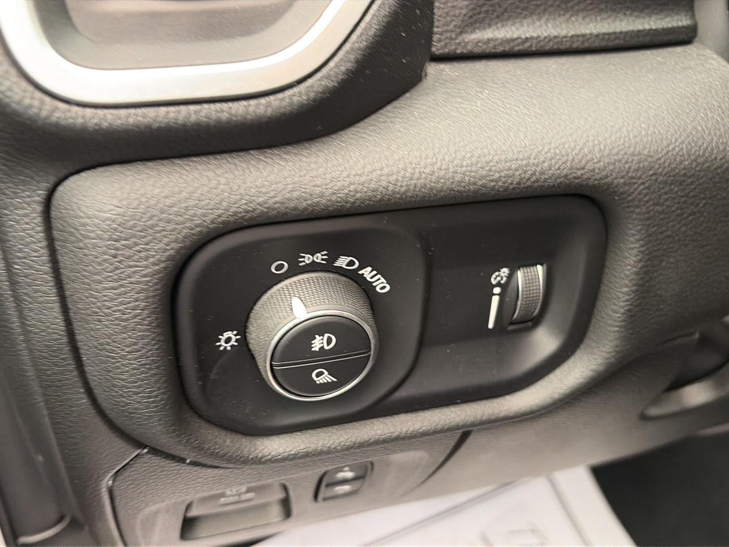 2023 RAM 1500 Big Horn Crew Cab 4x4 5'7' Box