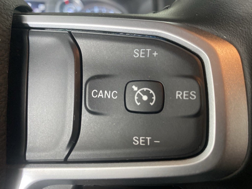 2022 RAM 1500 Big Horn Crew Cab 4x4 5'7' Box