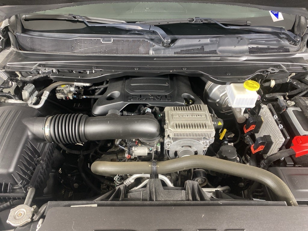 2022 RAM 1500 Big Horn Crew Cab 4x4 5'7' Box