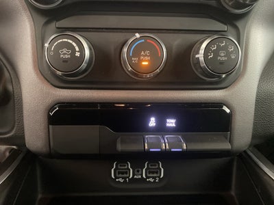 2022 RAM 1500 Big Horn Crew Cab 4x4 5'7' Box