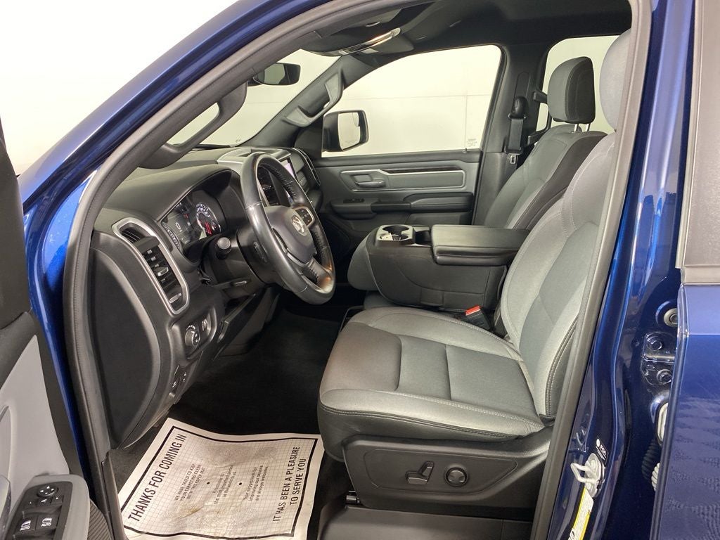 2022 RAM 1500 Big Horn Crew Cab 4x4 5'7' Box