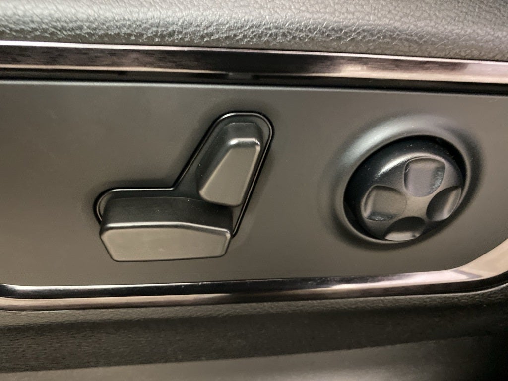 2023 RAM 1500 Limited Crew Cab 4x4 5'7' Box