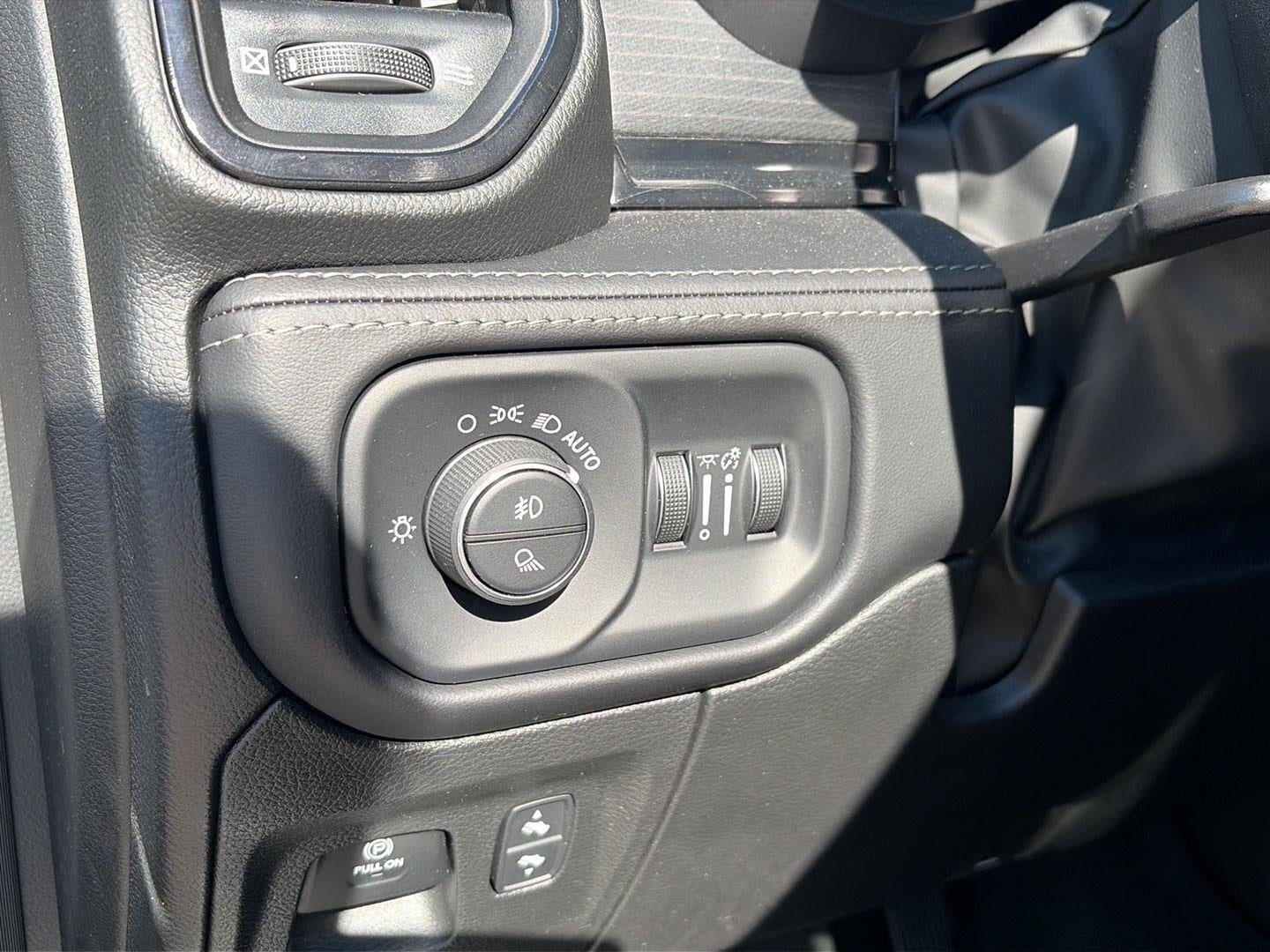 2023 RAM 1500 Limited Crew Cab 4x4 5'7' Box