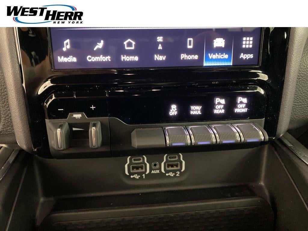 2023 RAM 1500 Laramie Crew Cab 4x4 5'7' Box