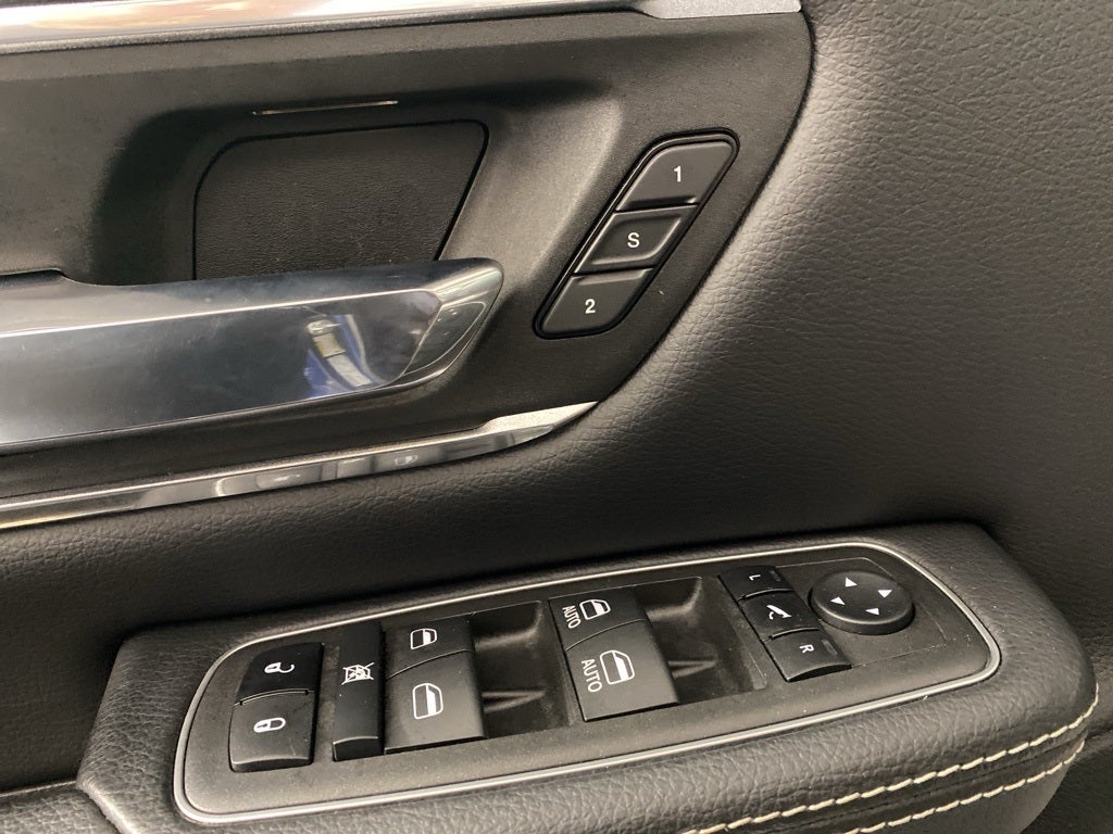 2022 RAM 1500 Laramie Crew Cab 4x4 5'7' Box