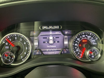 2022 RAM 1500 Laramie Crew Cab 4x4 5'7' Box