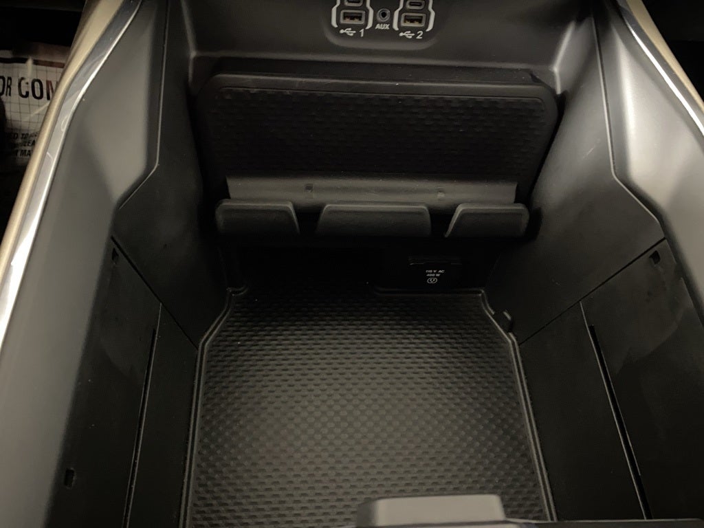 2022 RAM 1500 Laramie Crew Cab 4x4 5'7' Box