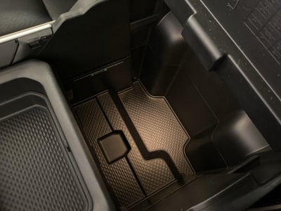 2022 RAM 1500 Laramie Crew Cab 4x4 5'7' Box