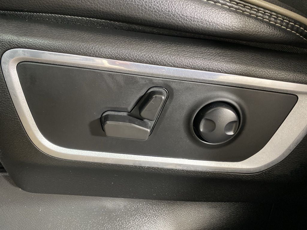 2023 RAM 1500 Laramie Crew Cab 4x4 5'7' Box