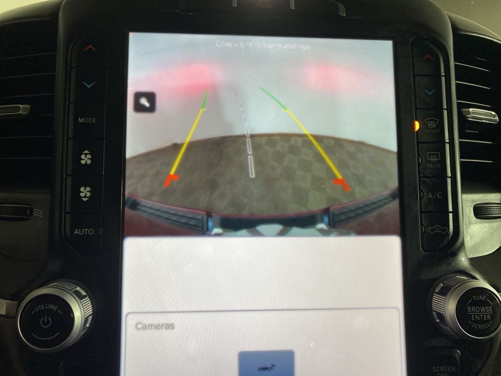 2023 RAM 1500 Laramie Crew Cab 4x4 5'7' Box