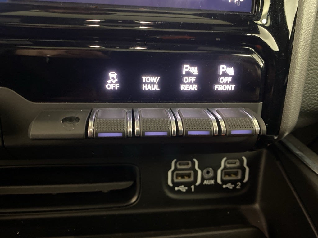 2023 RAM 1500 Laramie Crew Cab 4x4 6'4' Box