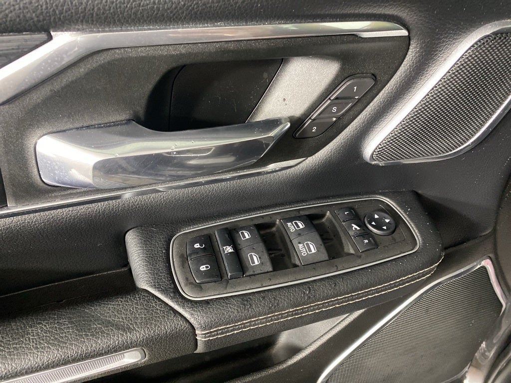 2023 RAM 1500 Laramie Crew Cab 4x4 6'4' Box