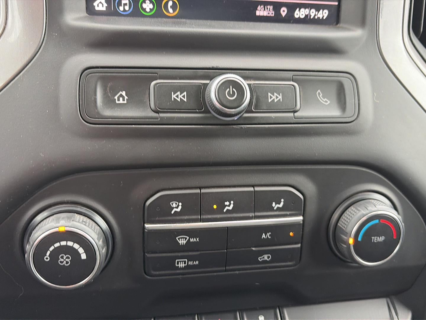 2020 Chevrolet Silverado 1500 4WD Double Cab Standard Bed Custom