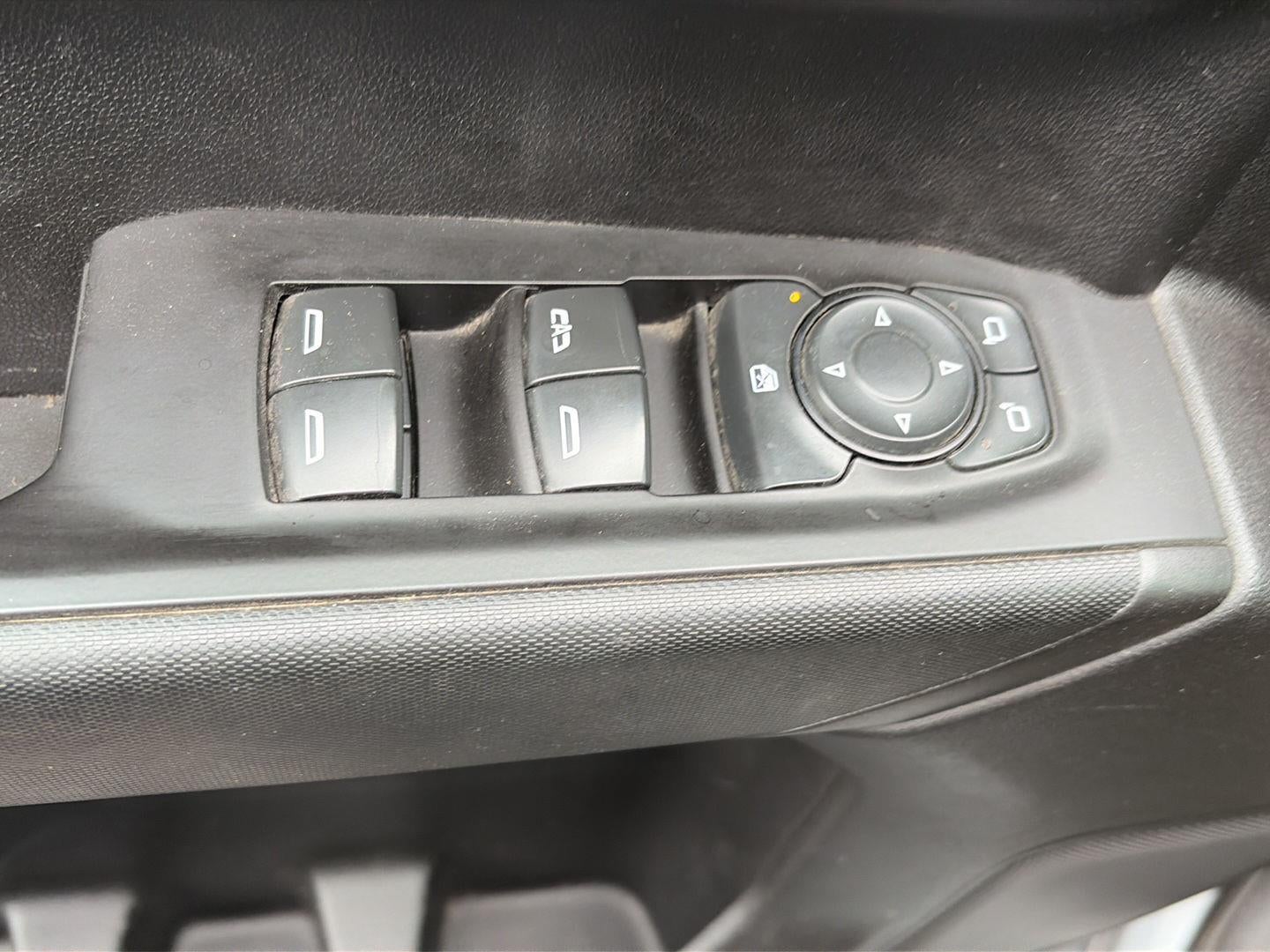 2020 Chevrolet Silverado 1500 4WD Double Cab Standard Bed Custom