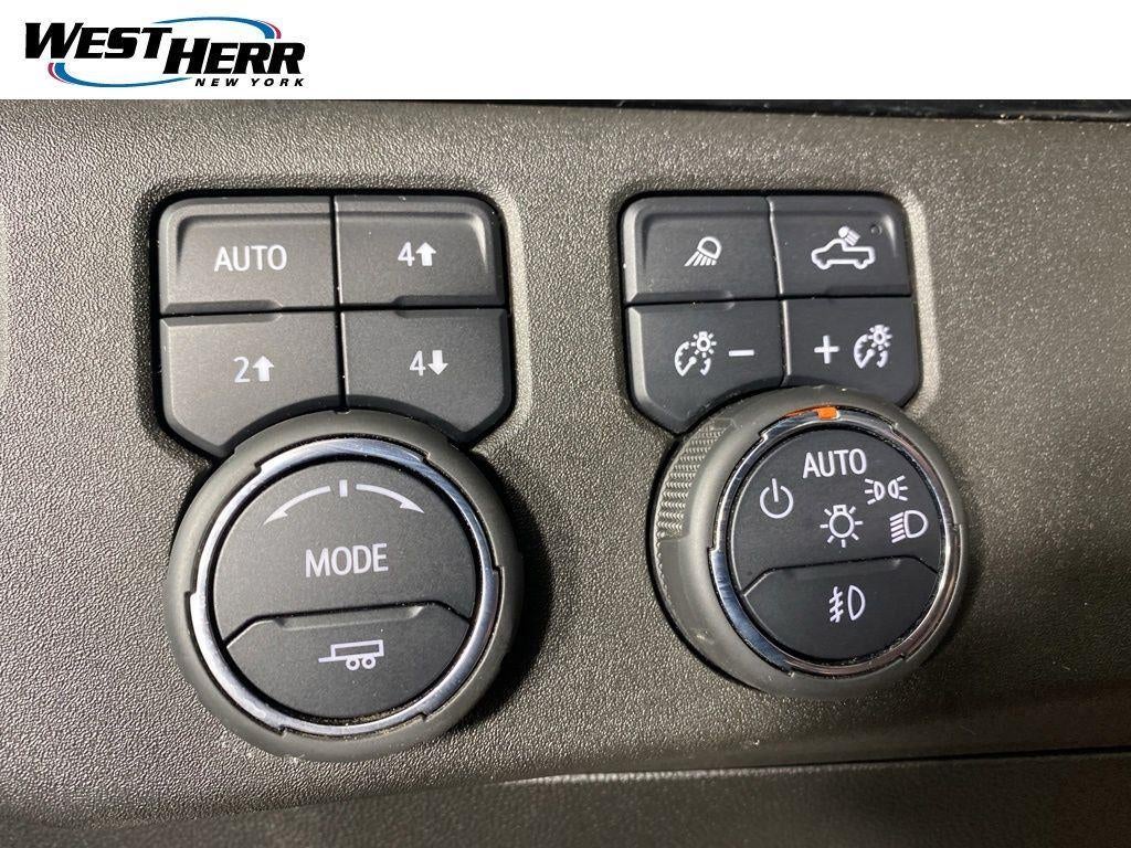 2022 Chevrolet Silverado 1500 4WD Crew Cab Short Bed RST
