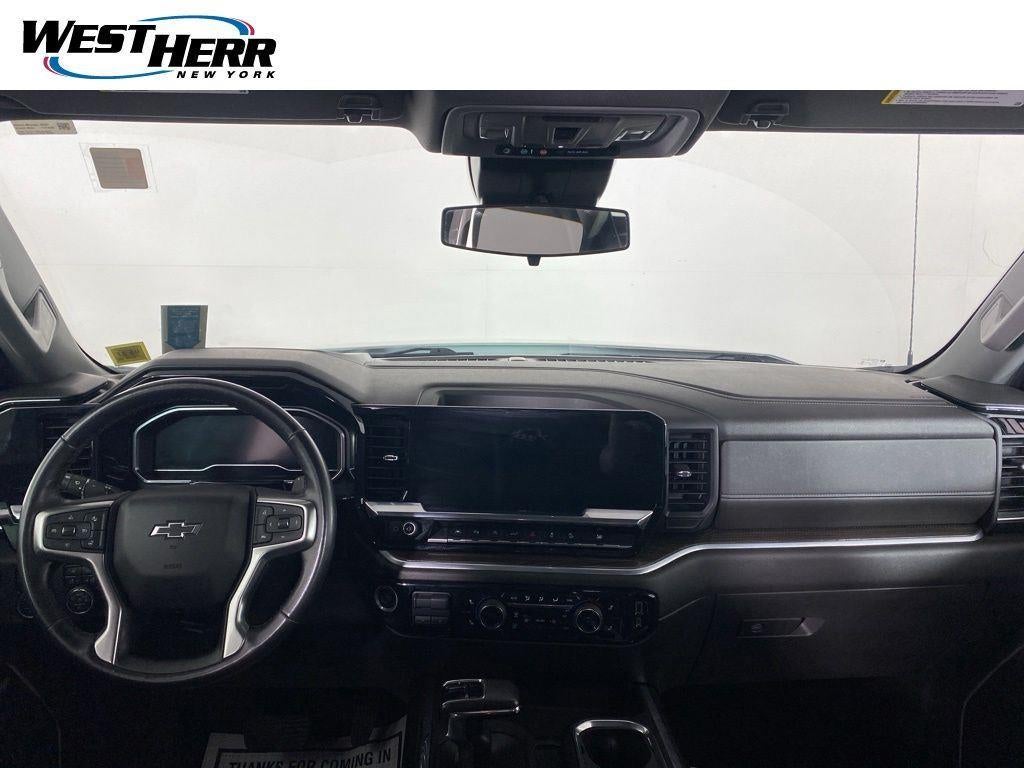 2022 Chevrolet Silverado 1500 4WD Crew Cab Short Bed RST