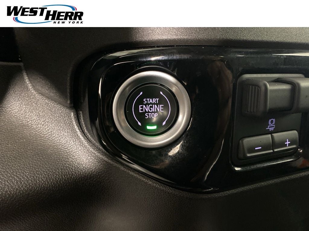 2022 Chevrolet Silverado 1500 4WD Crew Cab Short Bed RST