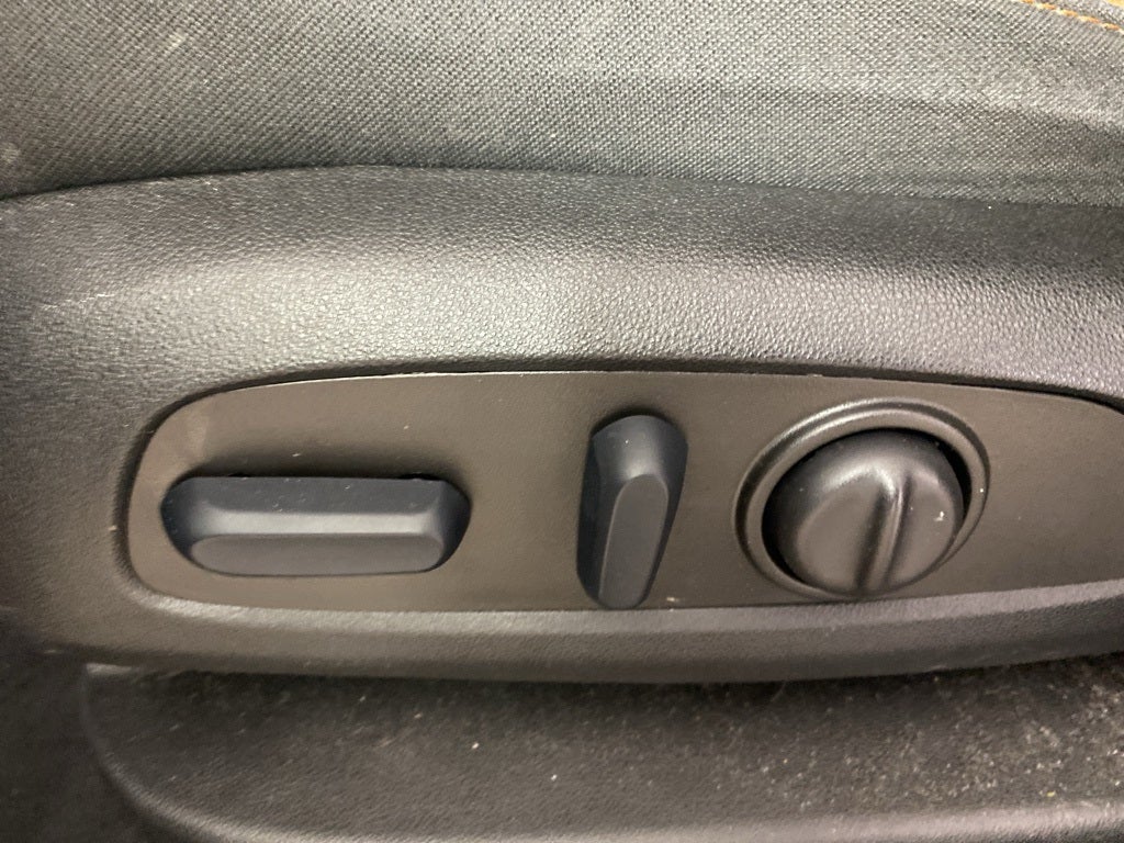 2023 GMC Acadia AWD AT4