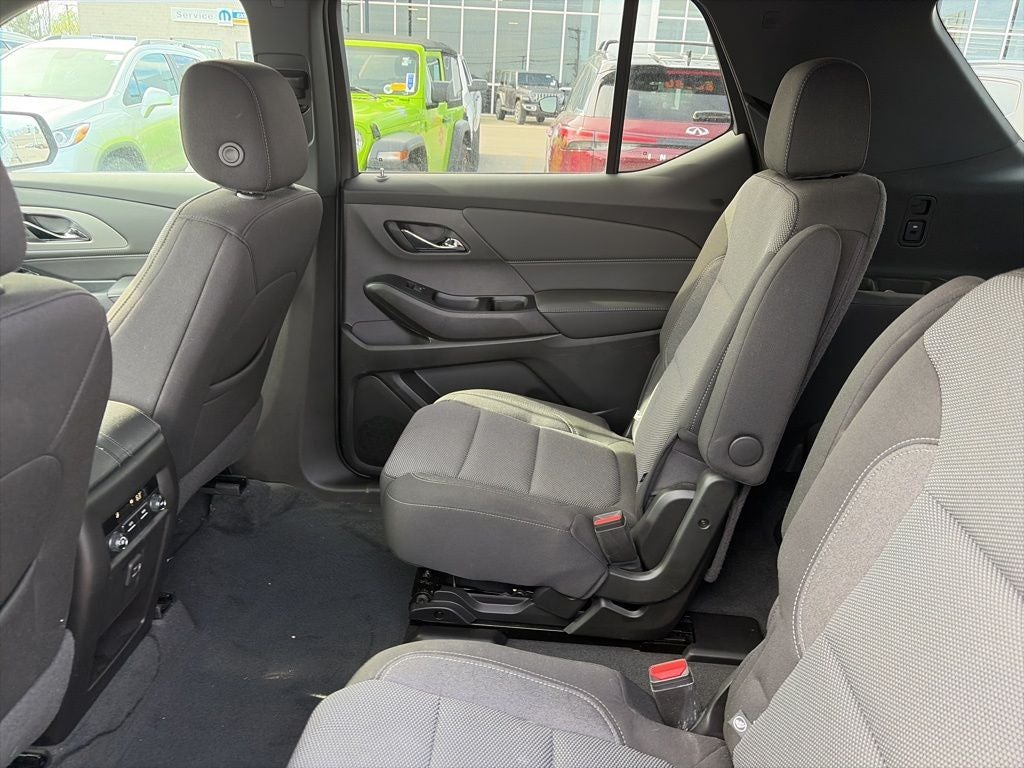 2023 Chevrolet Traverse FWD LT Cloth