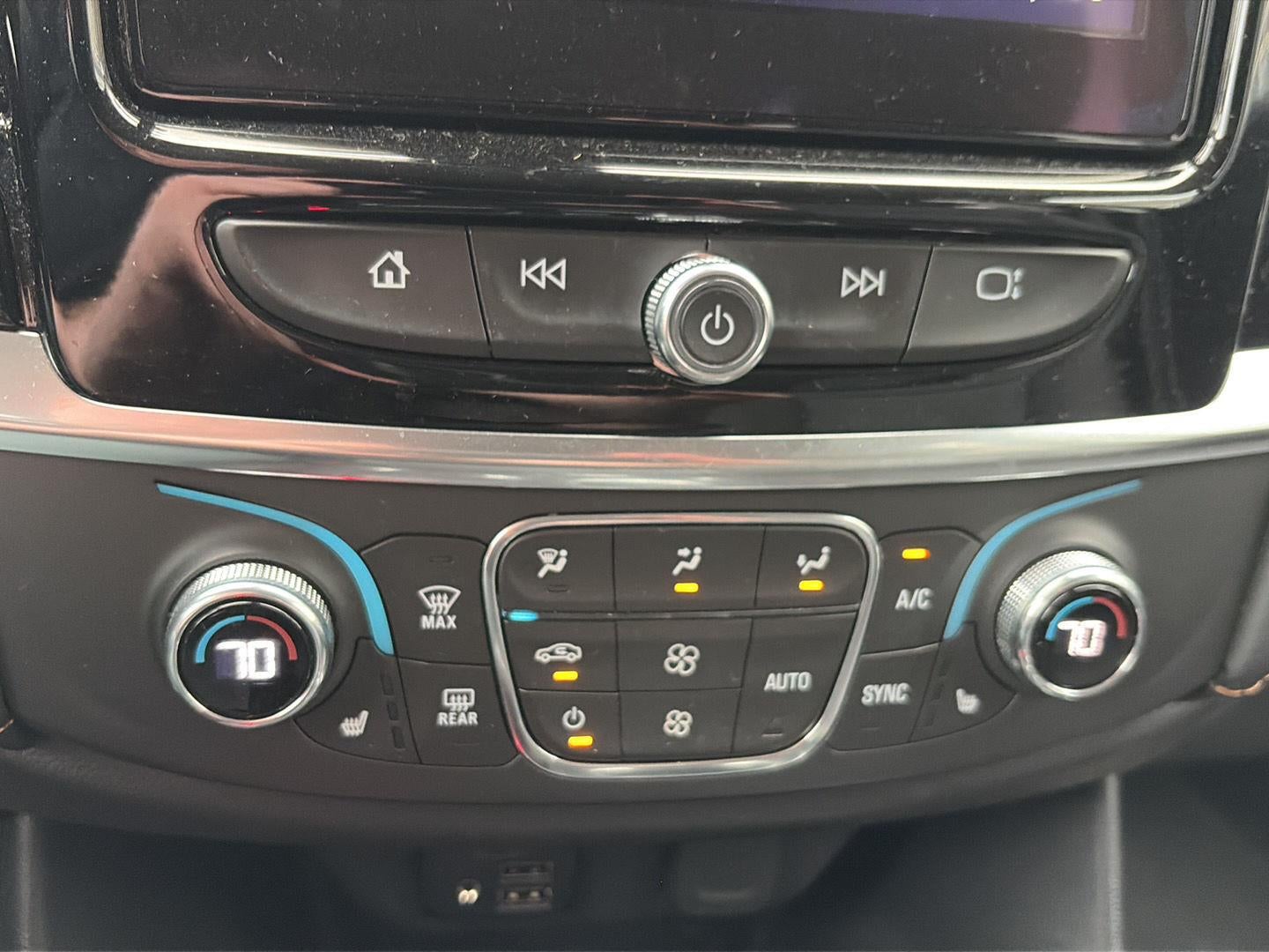 2021 Chevrolet Traverse AWD RS