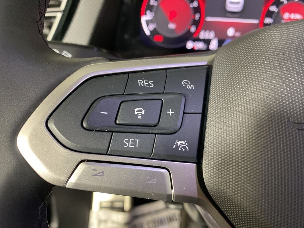 2025 Volkswagen Atlas Cross Sport 2.0T SEL Premium R-Line