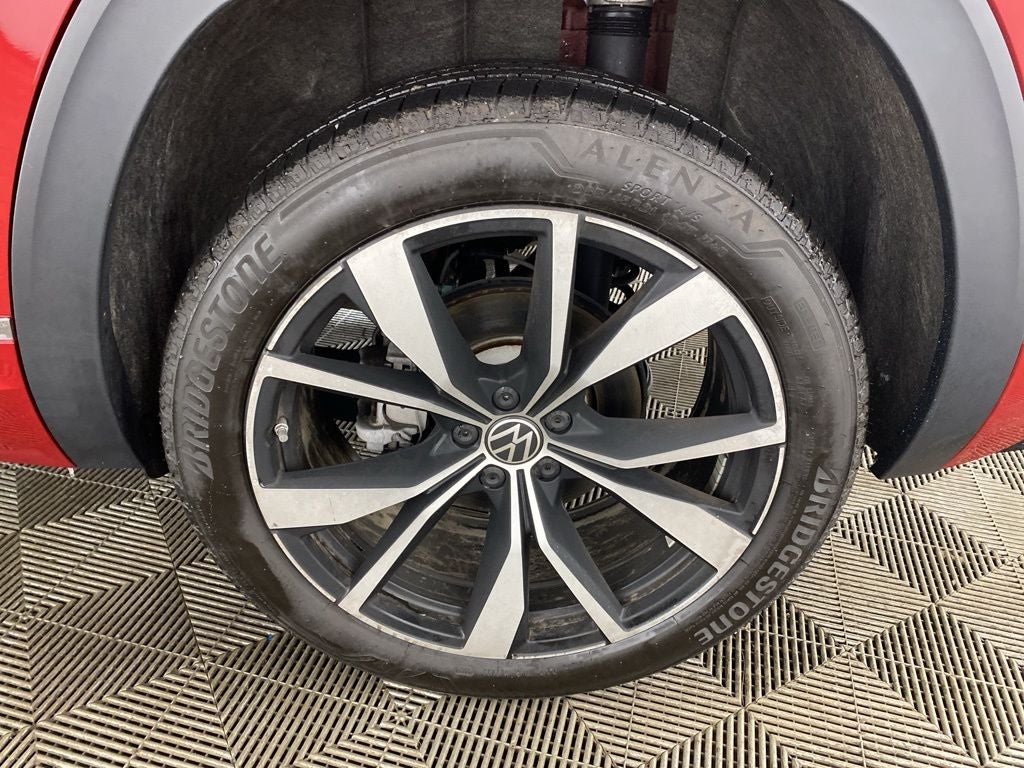 2025 Volkswagen Atlas Cross Sport 2.0T SEL Premium R-Line