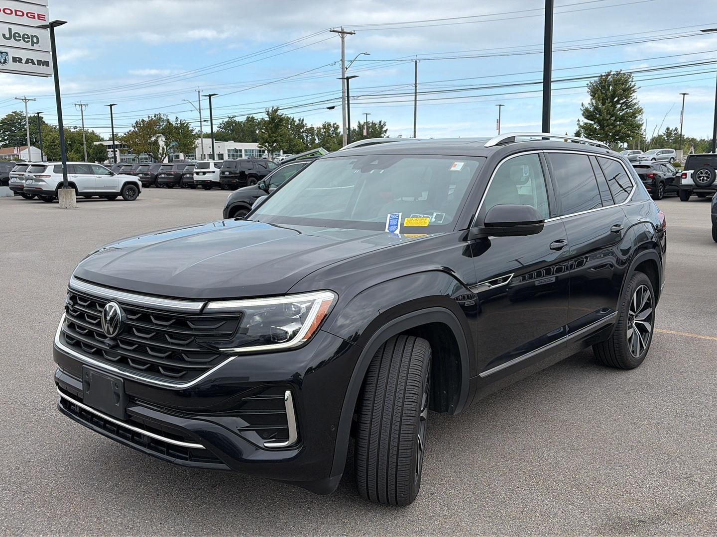 2024 Volkswagen Atlas 2.0T SEL Premium R-Line