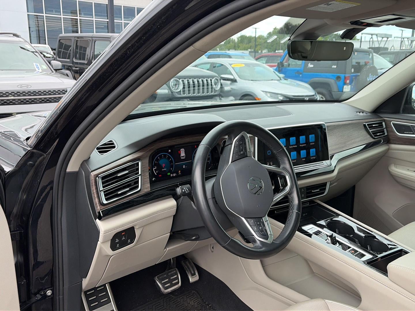 2024 Volkswagen Atlas 2.0T SEL Premium R-Line