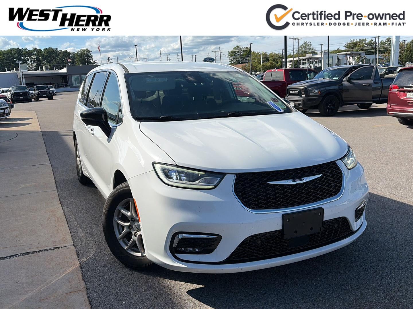 2024 Chrysler Pacifica Touring L