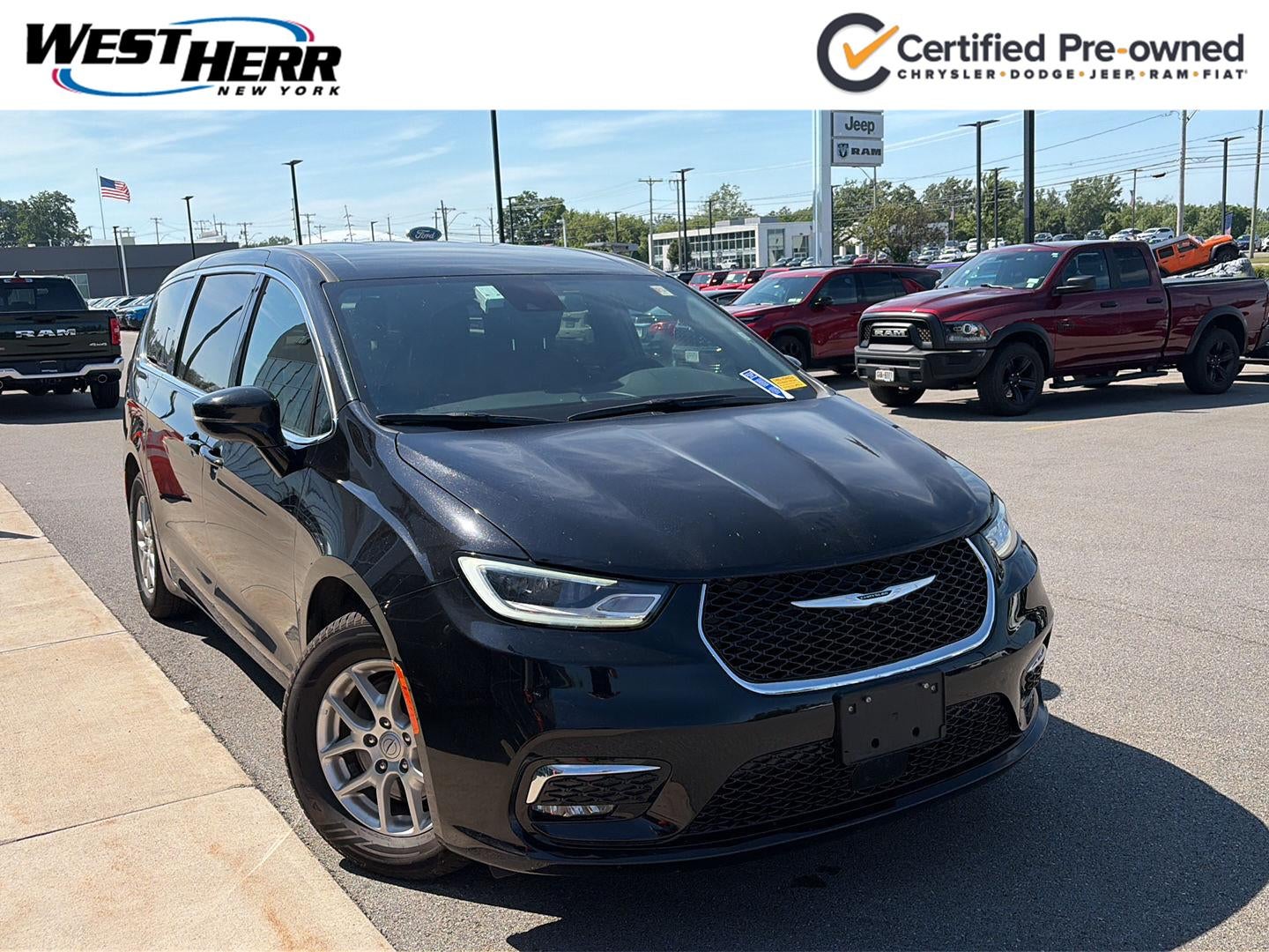 2025 Chrysler Pacifica Select