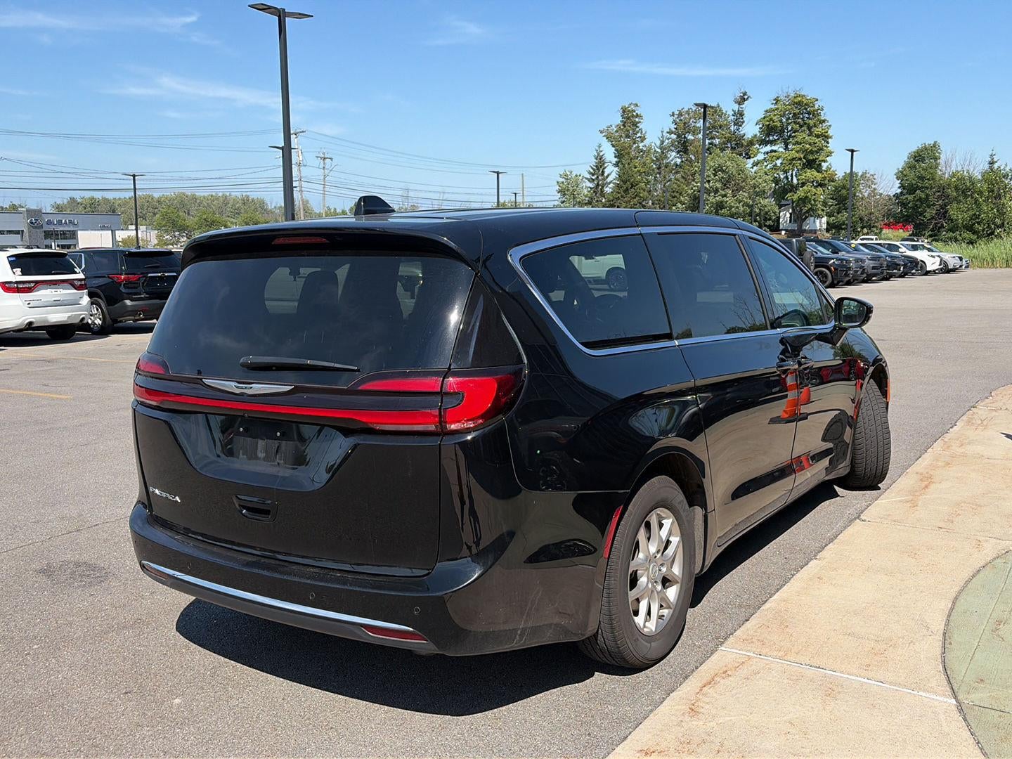 2025 Chrysler Pacifica Select