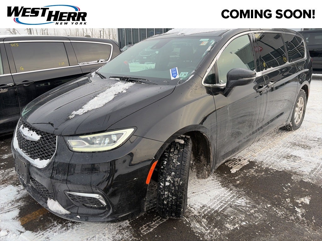 2025 Chrysler Pacifica Select