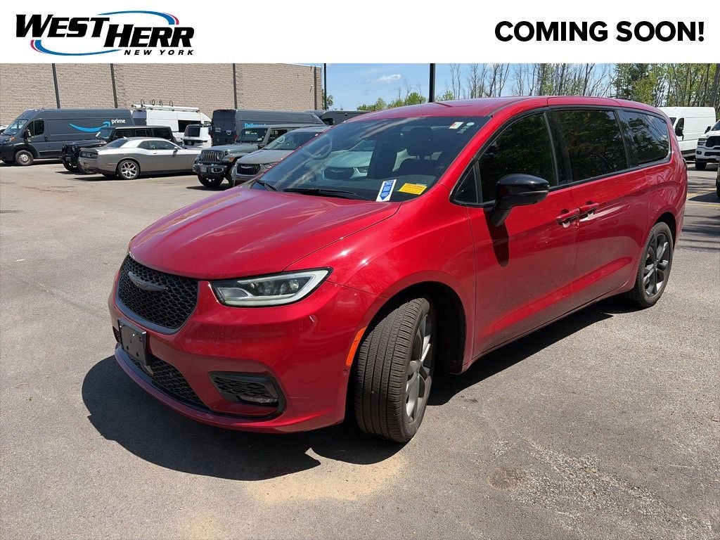2026 Chrysler Pacifica Select