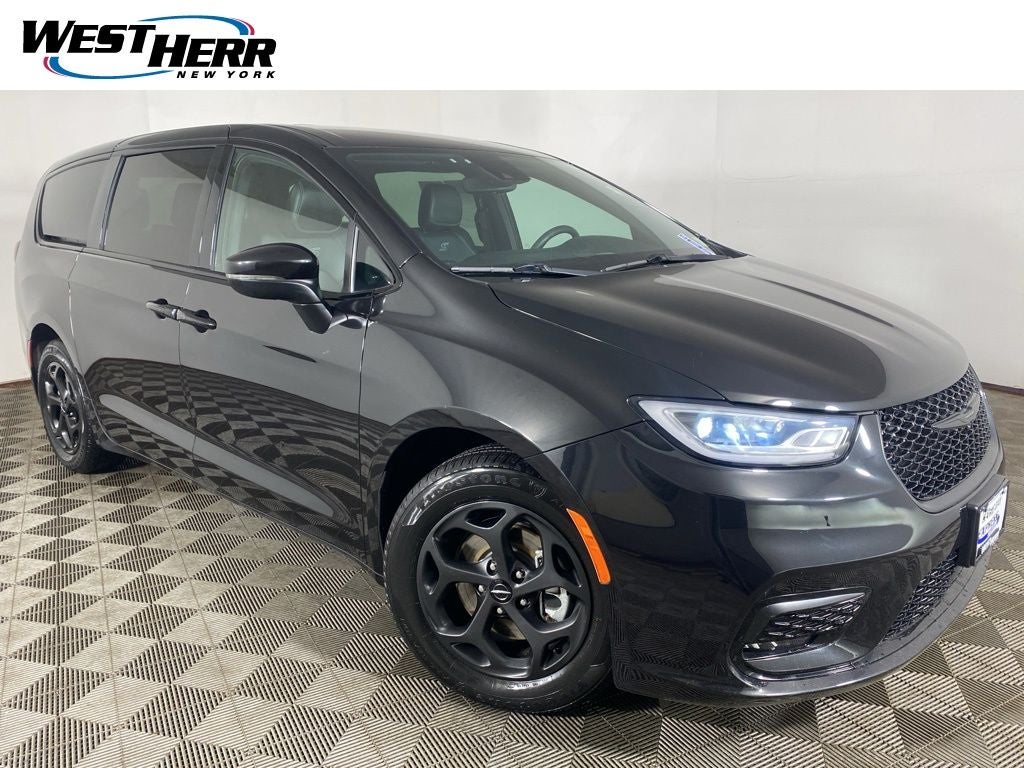 2023 Chrysler Pacifica Hybrid Touring L