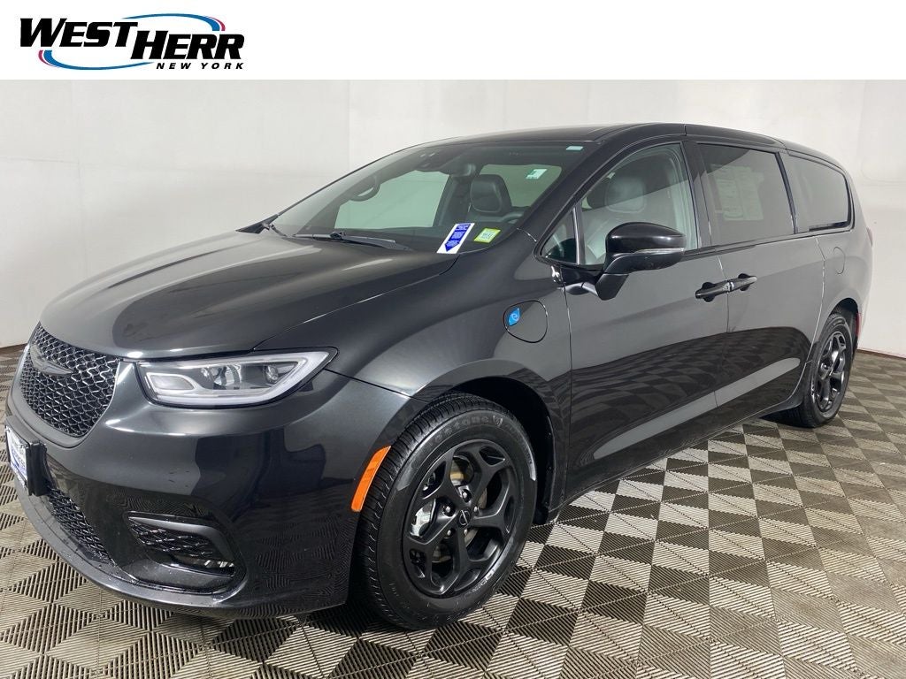 2023 Chrysler Pacifica Hybrid Touring L